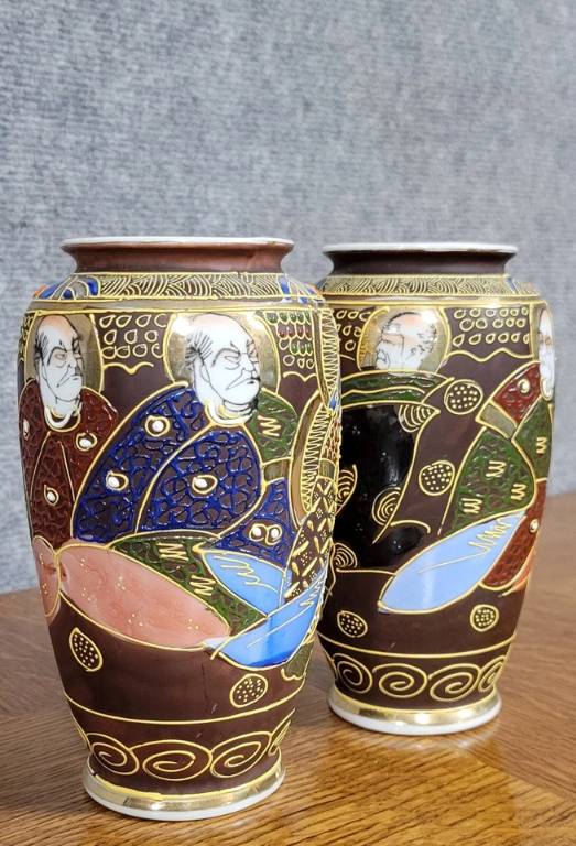 Asie XXeme : paire de vases en porcelaine émaillée de Satsuma | Puces Privées