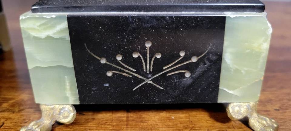 Garniture de pendule 3 pièces en bronze et marbre époque Napoléon III, vers 1880 | Puces Privées