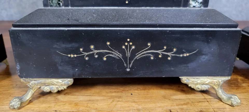 Garniture de pendule 3 pièces en bronze et marbre époque Napoléon III, vers 1880 | Puces Privées