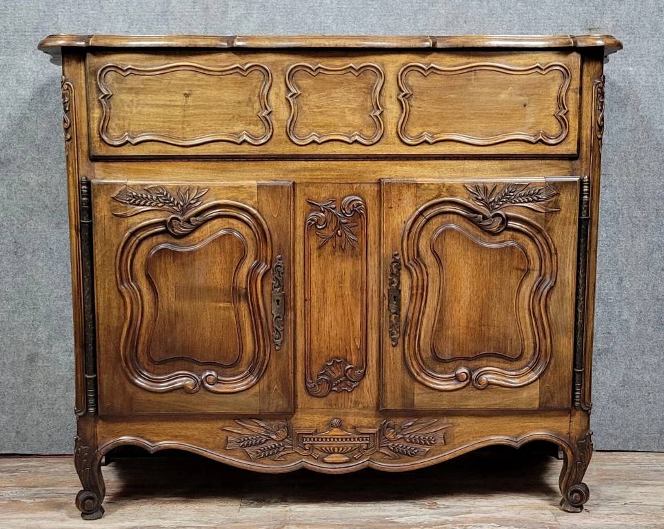 Buffet maie Provencal style Louis XV en noyer sculpté vers 1950 | Puces Privées