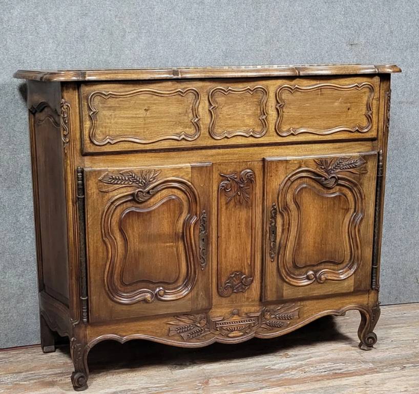 Buffet maie Provencal style Louis XV en noyer sculpté vers 1950 | Puces Privées