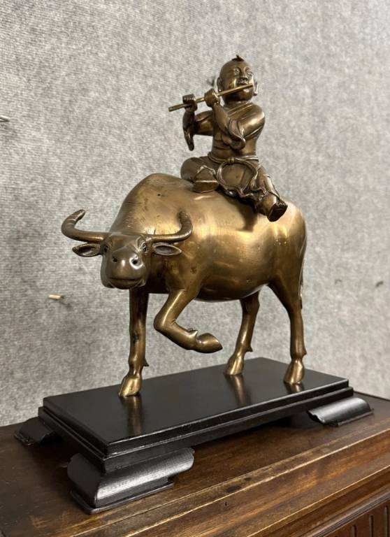 Asie XXeme : Sculpture en bronze a patine cuivrée avec traces d'argenture | Puces Privées