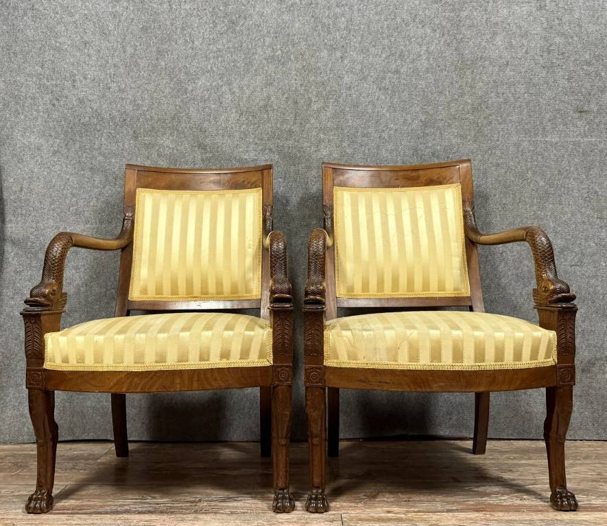 Paire de fauteuils aux Dauphins époque Empire en acajou vers 1810 | Puces Privées