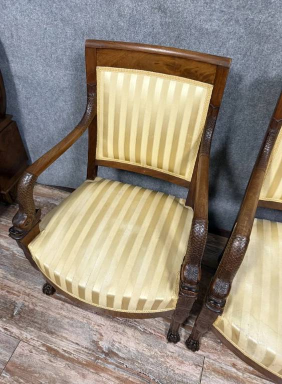 Paire de fauteuils aux Dauphins époque Empire en acajou vers 1810 | Puces Privées