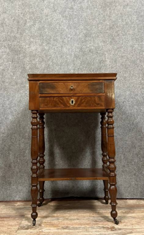 Table d'apparat époque Empire en acajou vers 1820 | Puces Privées