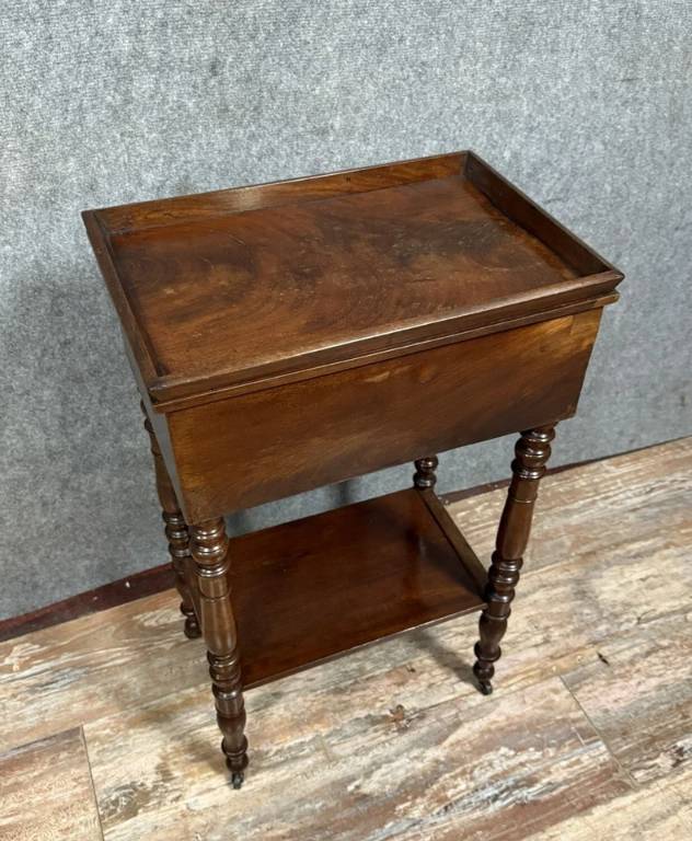 Table d'apparat époque Empire en acajou vers 1820 | Puces Privées