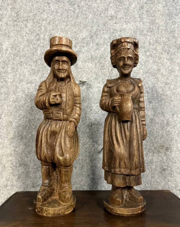 Sculptures en bois figurant un couple de Bretons époque XIXeme | Puces Privées