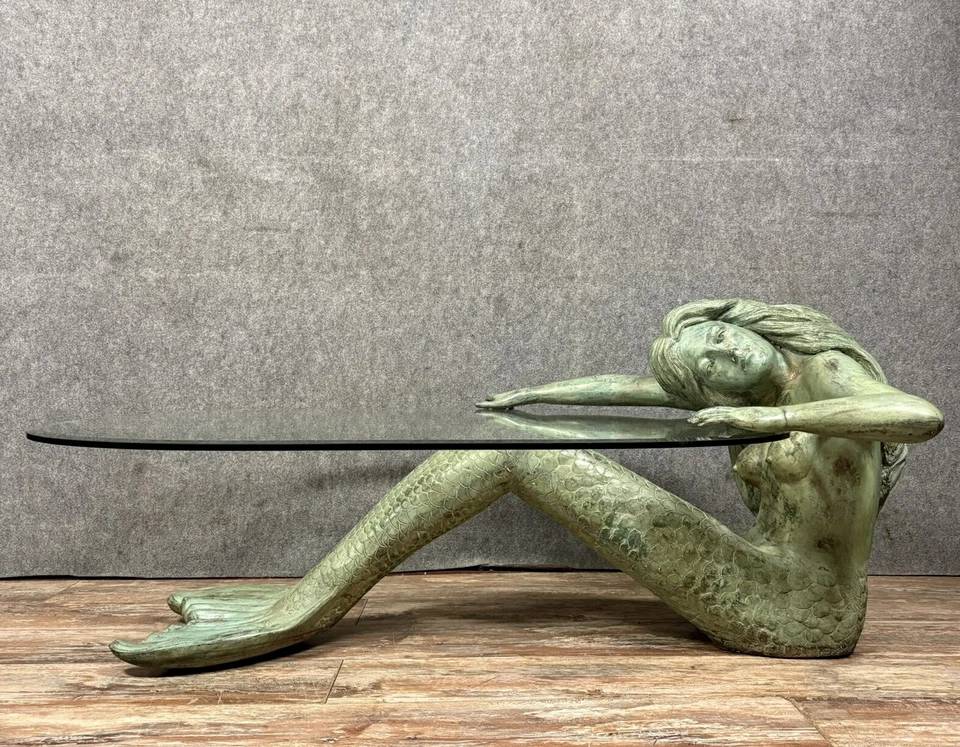Table basse a la sirène en bronze a patine verte circa 1970 | Puces Privées