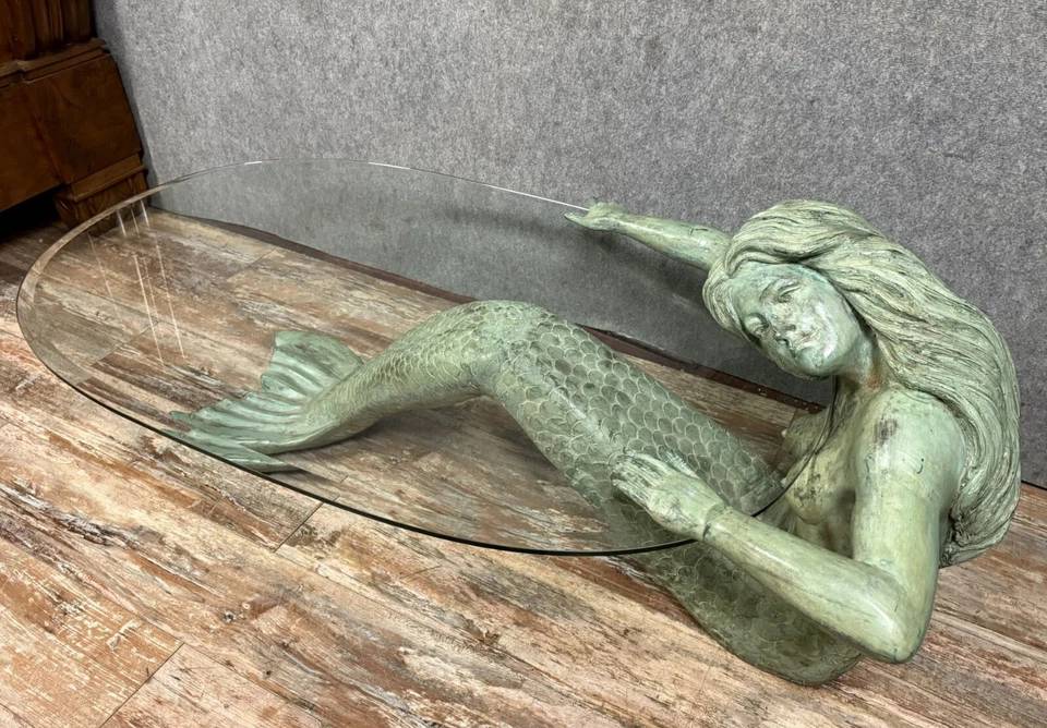 Table basse a la sirène en bronze a patine verte circa 1970 | Puces Privées