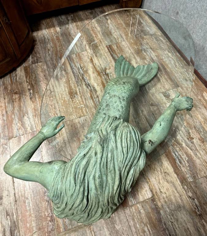 Table basse a la sirène en bronze a patine verte circa 1970 | Puces Privées