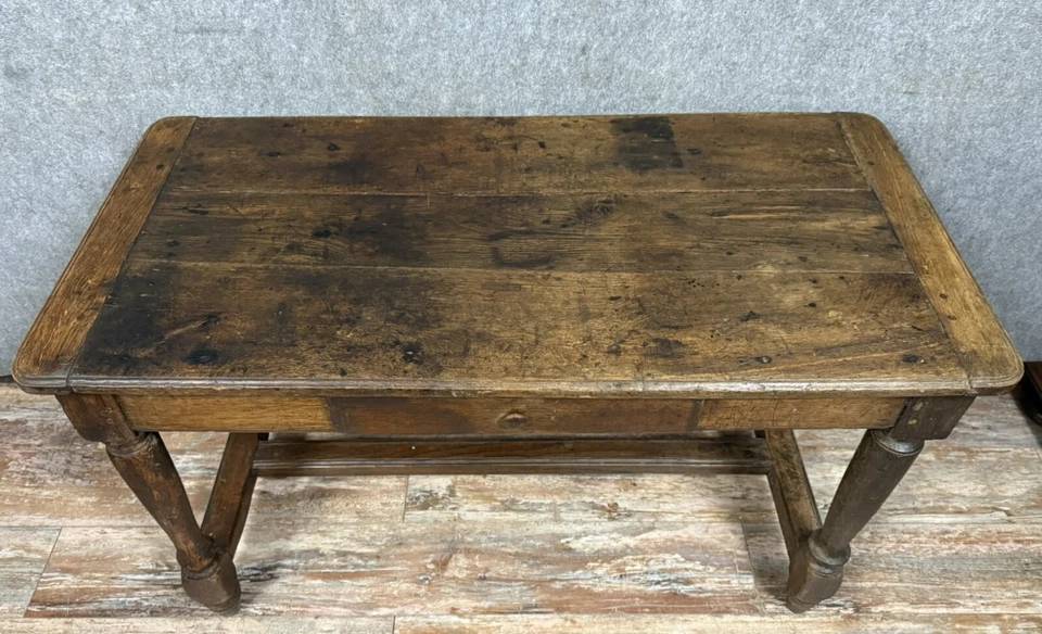 Bureau époque Louis XIII en bois massif vers 1700 | Puces Privées