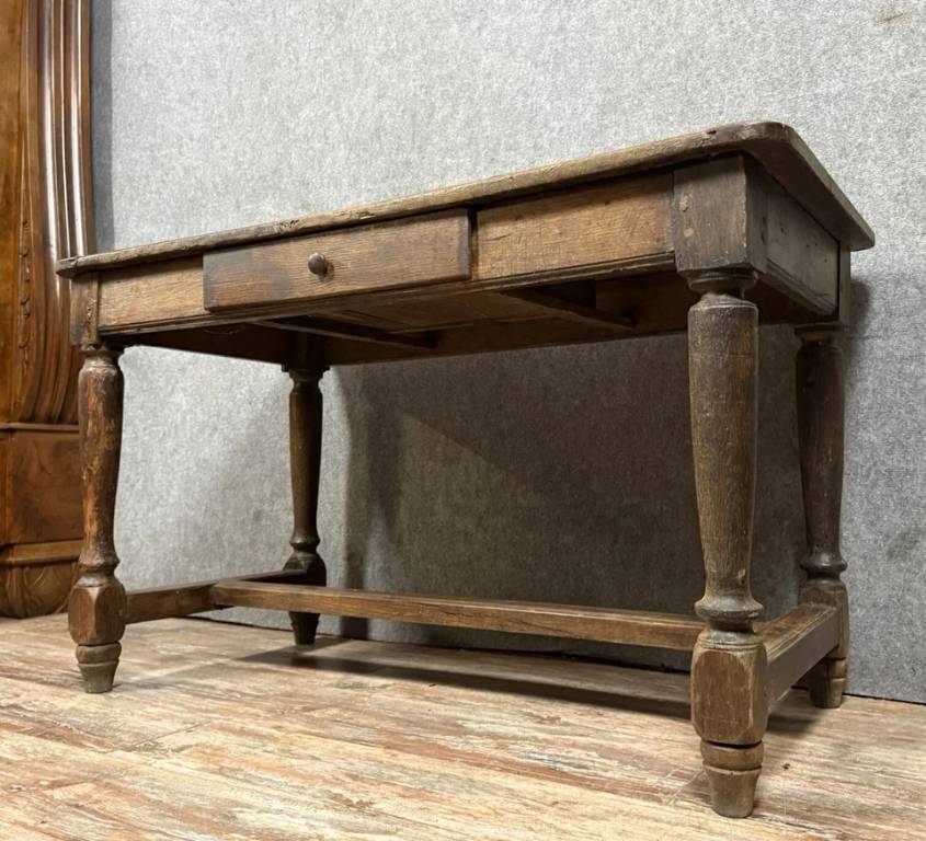 Bureau époque Louis XIII en bois massif vers 1700 | Puces Privées