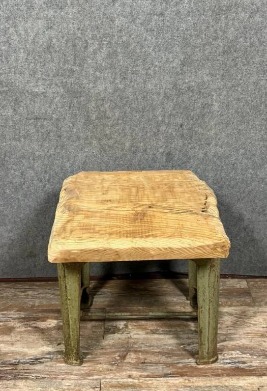 Plot de Magasin ou table a découpe en métal et bois époque fin XIXème | Puces Privées