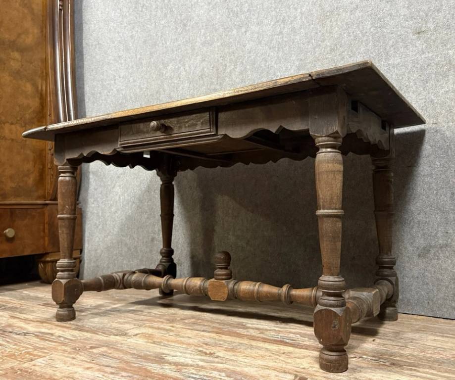 Bureau époque Louis XIII en chêne massif vers 1700 | Puces Privées