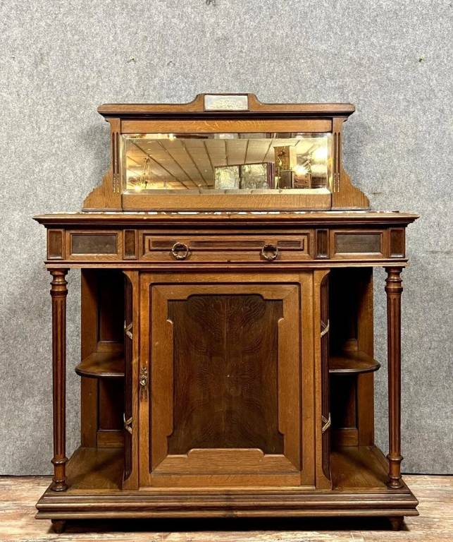Buffet style Louis XVI en chêne et acajou orné d'une plaque aux amours vers 1850 | Puces Privées