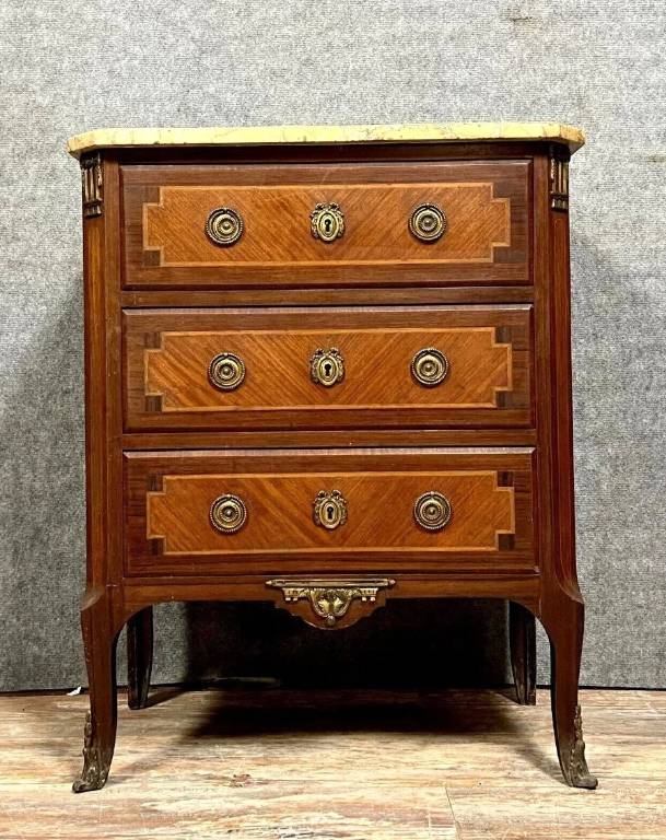 Commode de Dame style Louis XV en marqueterie vers 1850 | Puces Privées