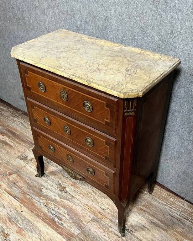 Commode de Dame style Louis XV en marqueterie vers 1850 | Puces Privées