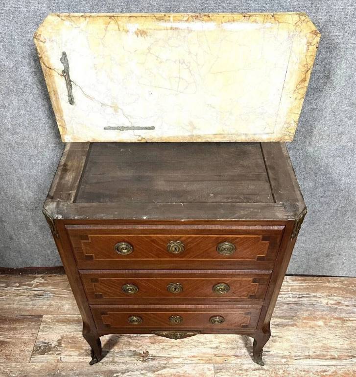 Commode de Dame style Louis XV en marqueterie vers 1850 | Puces Privées