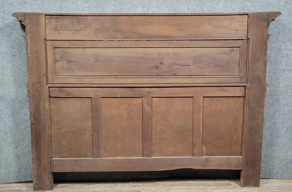 Lit de centre style Renaissance en noyer sculpté vers 1850 | Puces Privées
