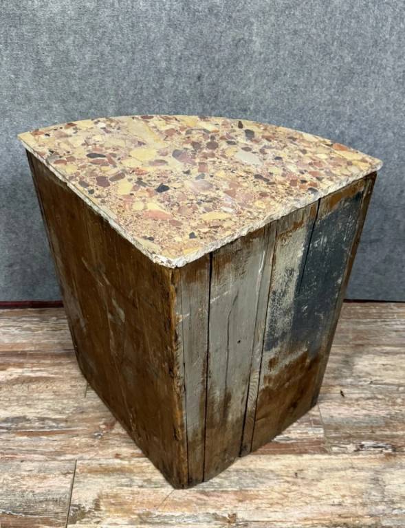 Encoignure de boiserie en bois massif époque Louis XIV première moitié du XVIII ème siècle | Puces Privées