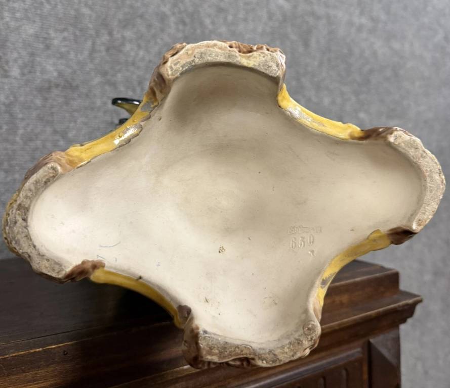 Vase au papillon époque Art Nouveau en Barbotine | Puces Privées