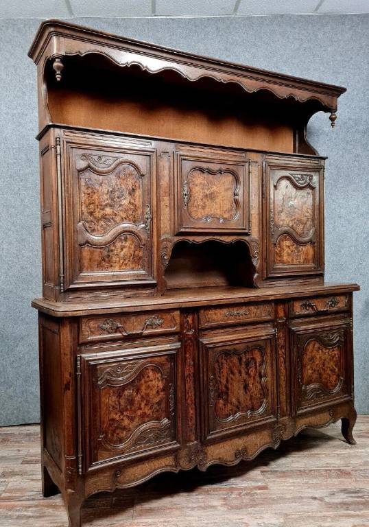 Buffet deux corps Bressan en noyer et loupe vers 1880 | Puces Privées