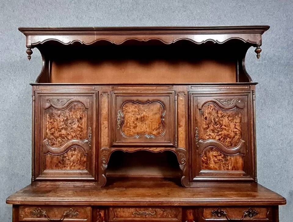 Buffet deux corps Bressan en noyer et loupe vers 1880 | Puces Privées