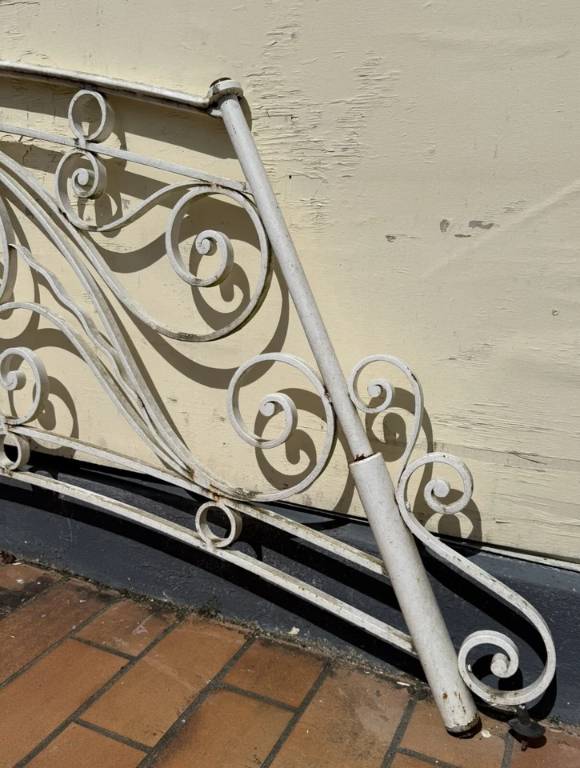 Rampe ou garde corps de montée d'escalier en fer vers 1950 | Puces Privées