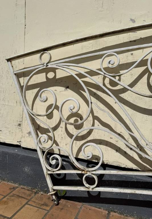 Rampe ou garde corps de montée d'escalier en fer vers 1950 | Puces Privées