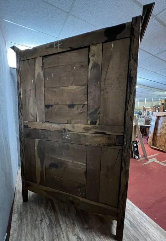 Armoire Lyonnaise époque louis XV en noyer massif | Puces Privées