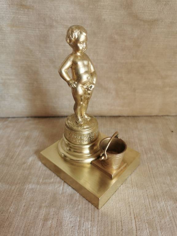 No - 590 - Petit bronze Mannekenpis ancien | Puces Privées