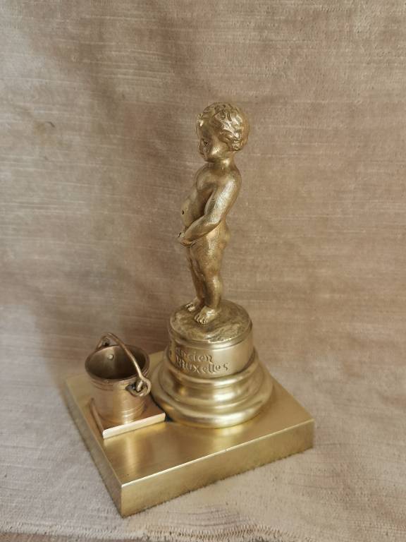 No - 590 - Petit bronze Mannekenpis ancien | Puces Privées