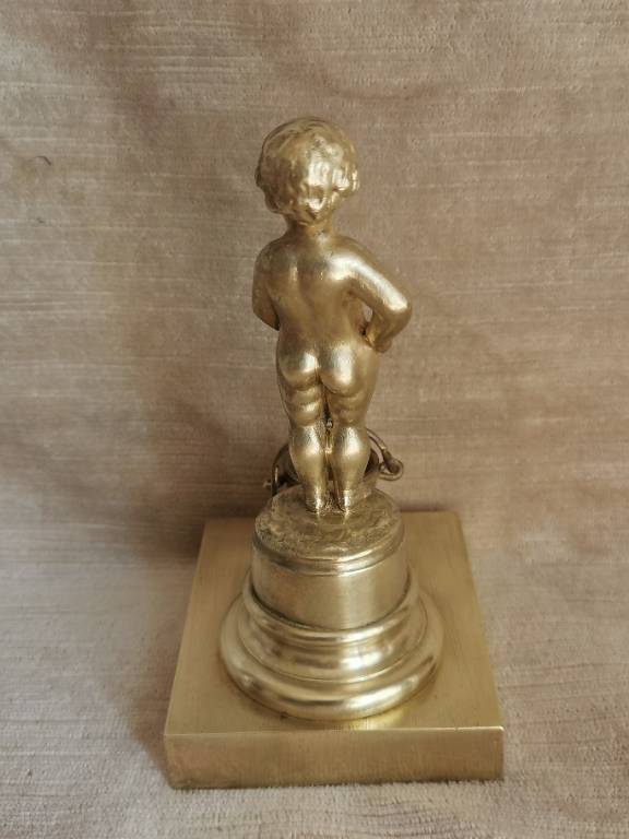 No - 590 - Petit bronze Mannekenpis ancien | Puces Privées