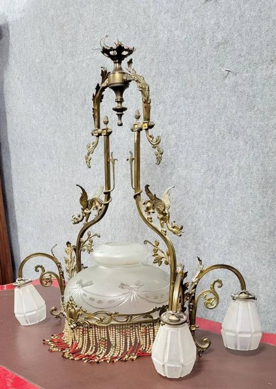 Lustre aux dragons en bronze doré Epoque Napoléon III vers 1880 | Puces Privées