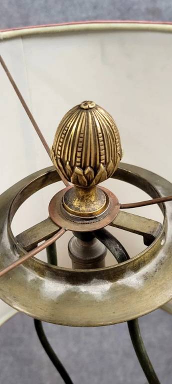 Lampadaire style Louis XVI en bois laqué et doré vers 1880 | Puces Privées