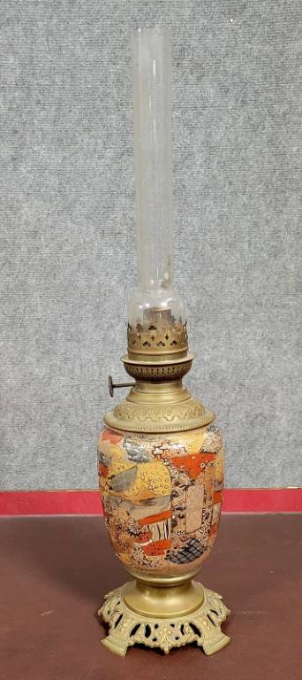 Asie XIXeme : lampe a pétrole en porcelaine et bronze doré vers 1880 | Puces Privées
