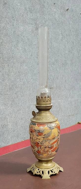 Asie XIXeme : lampe a pétrole en porcelaine et bronze doré vers 1880 | Puces Privées