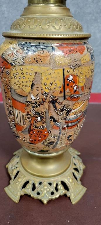 Asie XIXeme : lampe a pétrole en porcelaine et bronze doré vers 1880 | Puces Privées