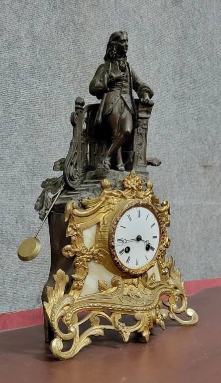 Pendule époque Napoléon III en marbre, bronze et régule vers 1880 | Puces Privées