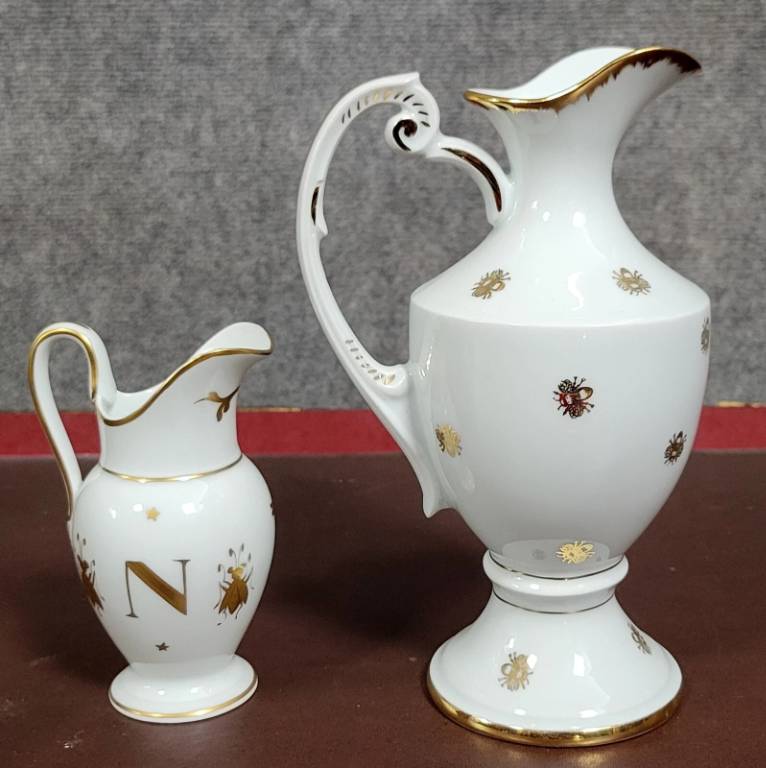 Limoges France : Deux aiguiéres style Empire vers 1880 | Puces Privées