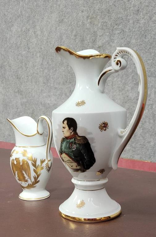 Limoges France : Deux aiguiéres style Empire vers 1880 | Puces Privées