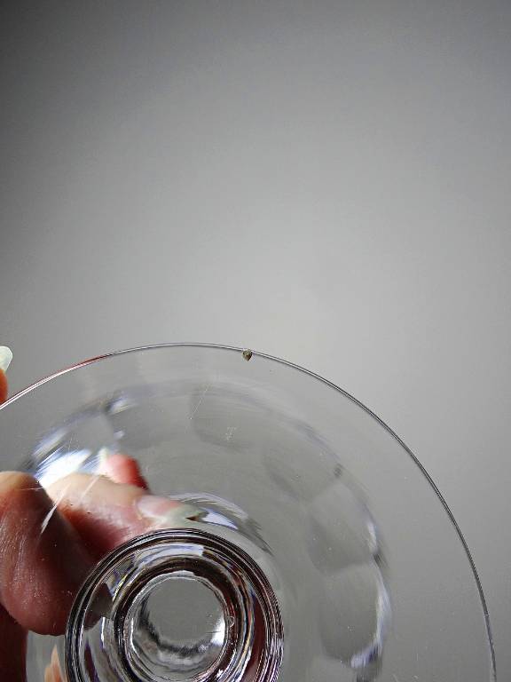 4 Coupes à champagne anciennes cristal taillé Baccart Médicis | Puces Privées