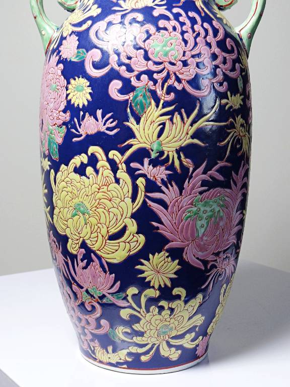 Grand vase balustre chinois vintage porcelaine émaillé à fleurs | Puces Privées