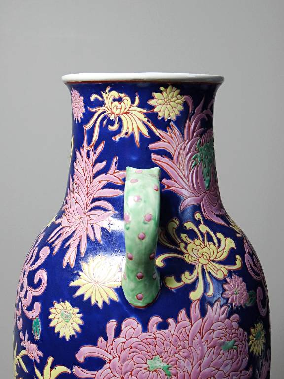 Grand vase balustre chinois vintage porcelaine émaillé à fleurs | Puces Privées