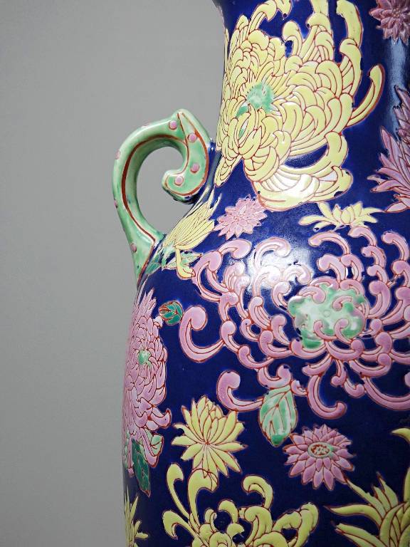 Grand vase balustre chinois vintage porcelaine émaillé à fleurs | Puces Privées