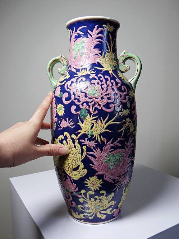 Grand vase balustre chinois vintage porcelaine émaillé à fleurs | Puces Privées