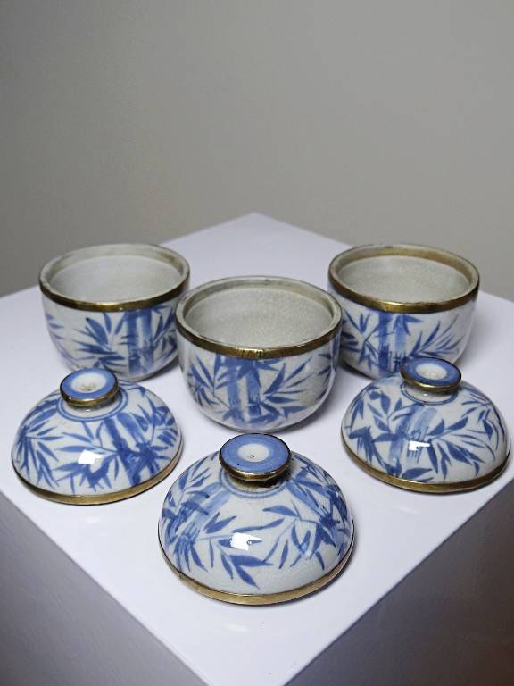 Trio de Gaiwans, petites tasses à thé couvertes chinoises porcelaine peinte main | Puces Privées