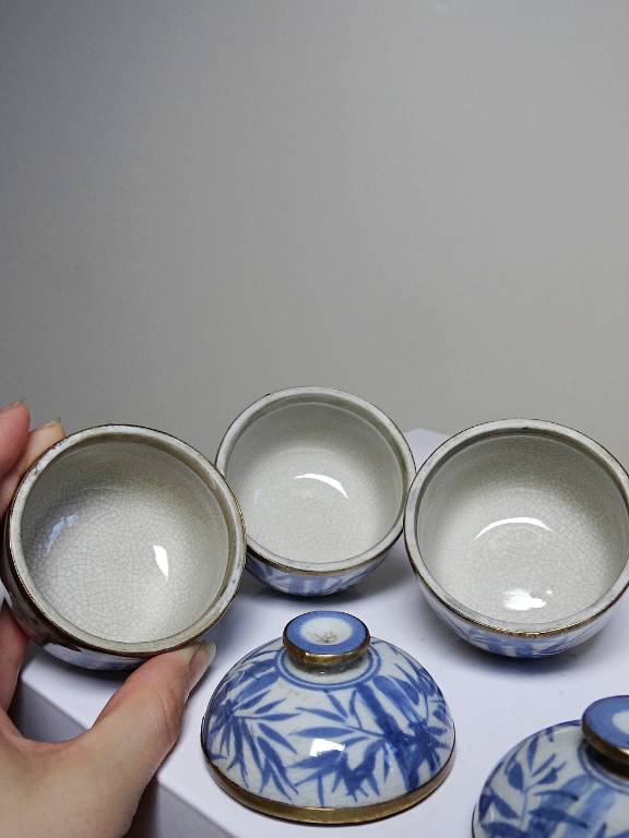 Trio de Gaiwans, petites tasses à thé couvertes chinoises porcelaine peinte main | Puces Privées