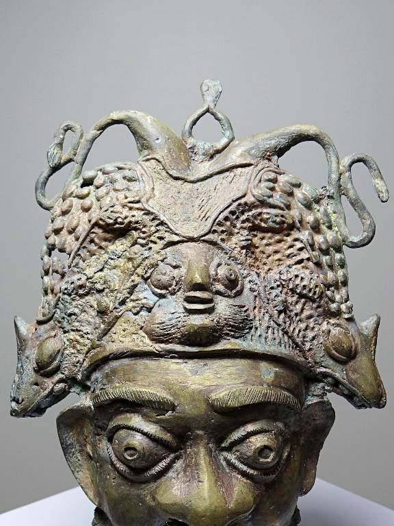Masque Africain en Bronze vintage Bamoun, Cameroun | Puces Privées