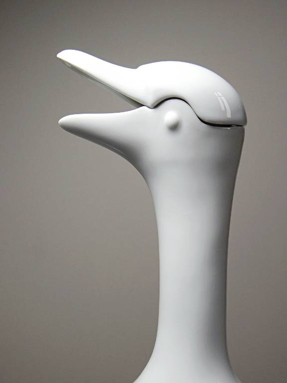 Carafe en porcelaine fine de Limoges blanche, Modèle d'après Sandoz Haviland | Puces Privées